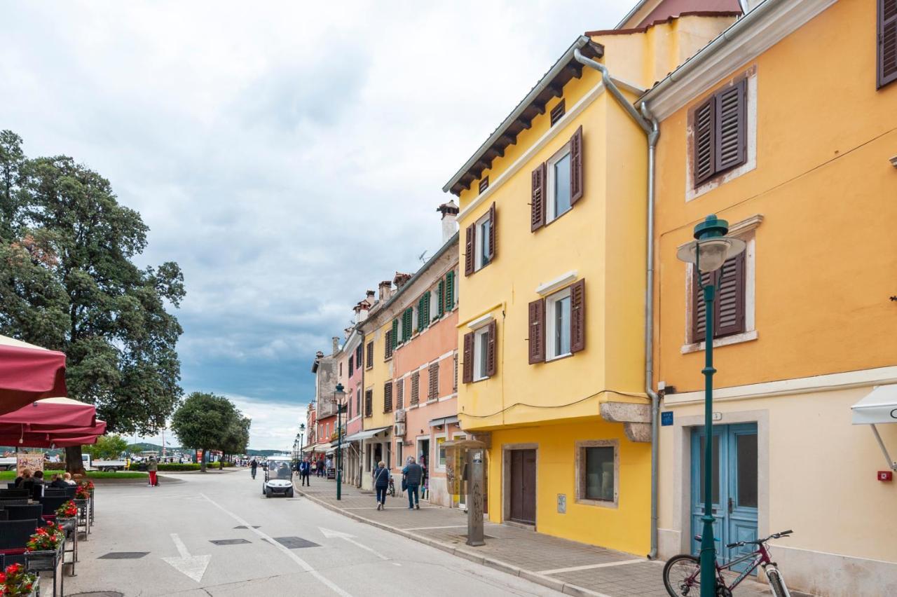 The Yellow House Apartments Rovinj Exterior photo